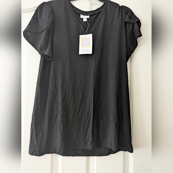 LuLaRoe Tops - LuLaRoe Remi Classic Black Short Sleeve Tee, Medium